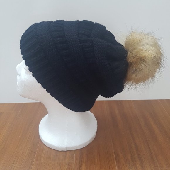 New Women's Black Ribbed Slouchy Beanie Toque with Detachable Faux Fur Pom Pom - Picture 2 of 7